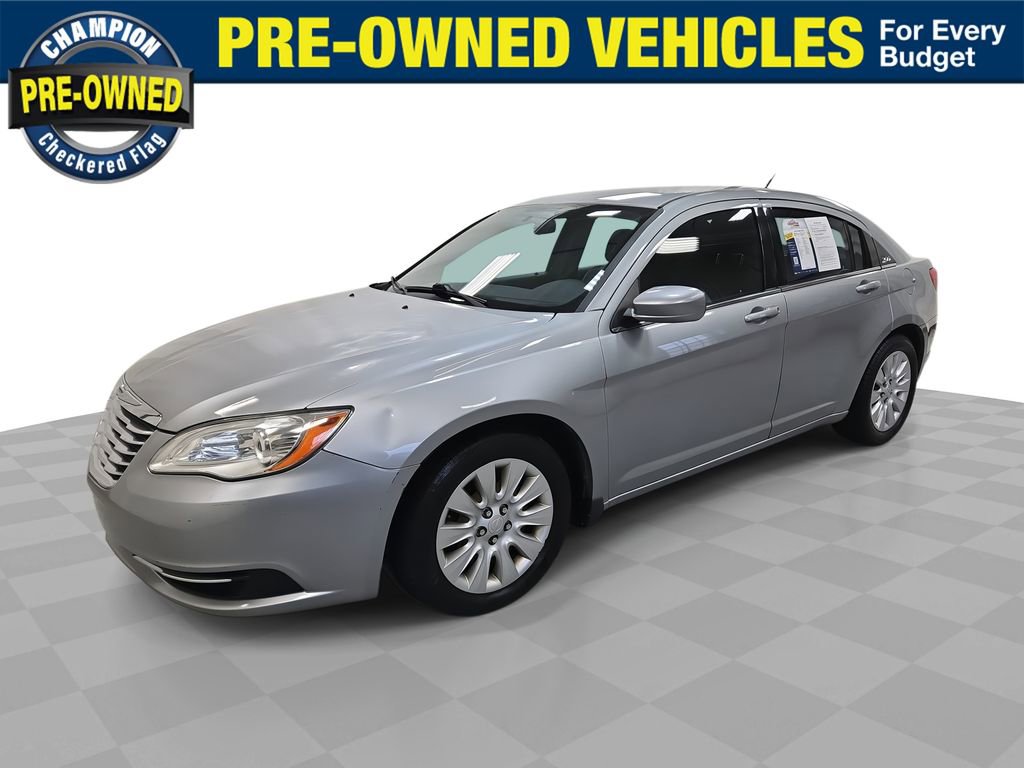 2014 Chrysler 200 LX's photo