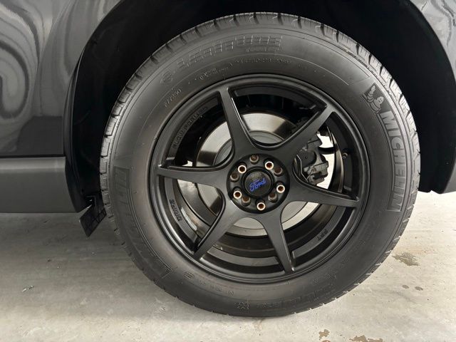 2019 Ford Edge SEL photo 4