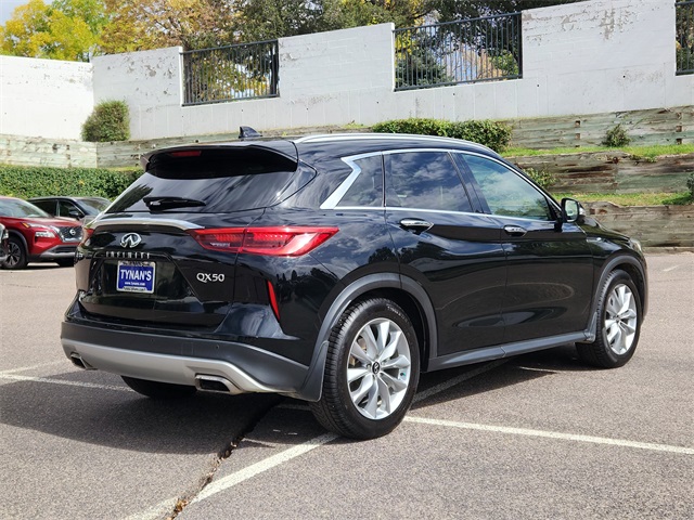 2020 Infiniti QX50 Essential photo 2