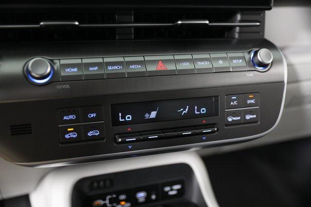 2026 Hyundai Kona SEL photo 8