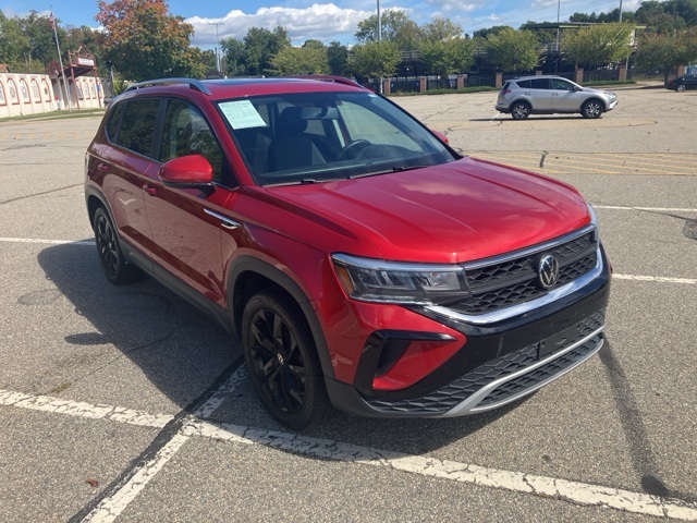 2022 Volkswagen Taos SE photo 3