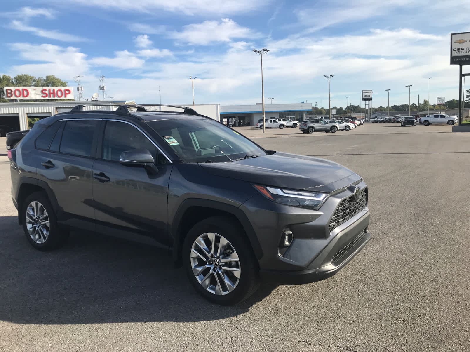 2024 Toyota RAV4 XLE Premium photo 2