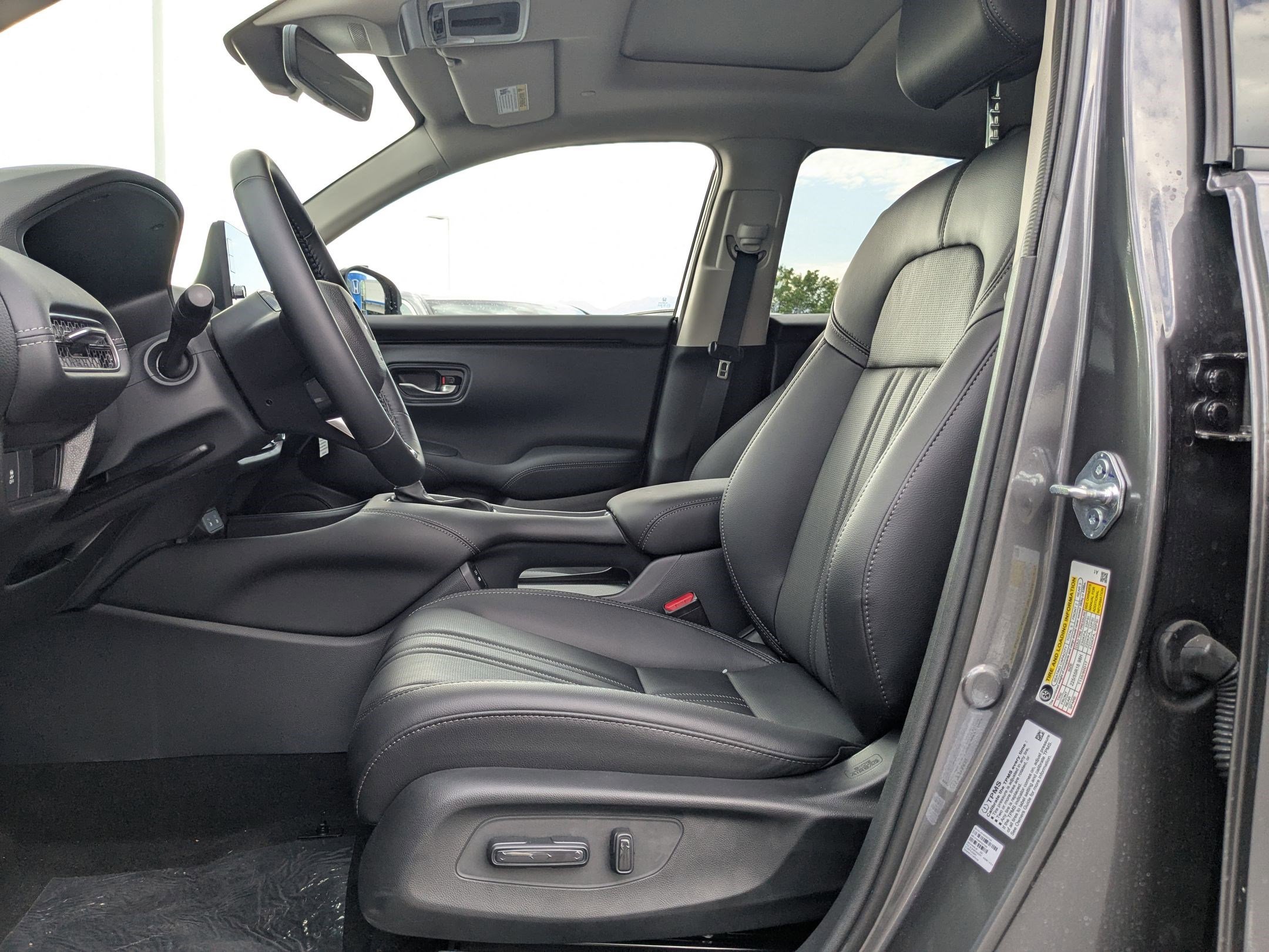 2026 Honda HR-V EX-L photo 14