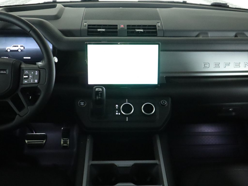 2025 Land Rover Defender 130 V8 photo 14