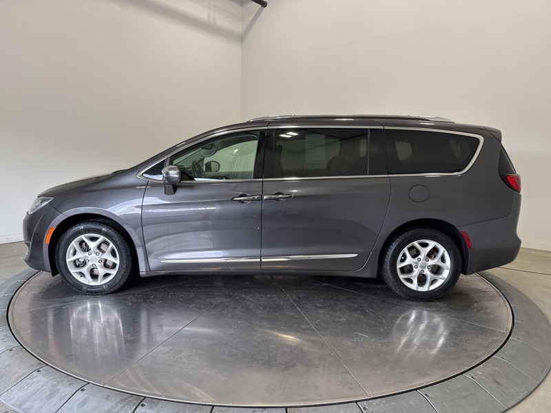 2020 Chrysler Pacifica Limited photo 4