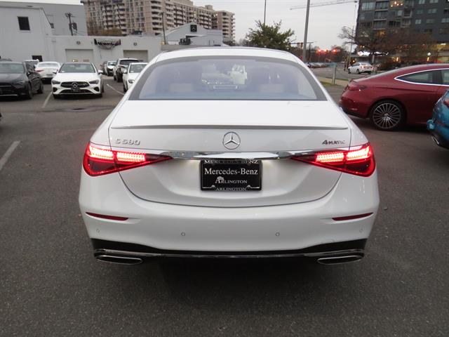 2024 Mercedes Benz S 580 4MATIC photo 3