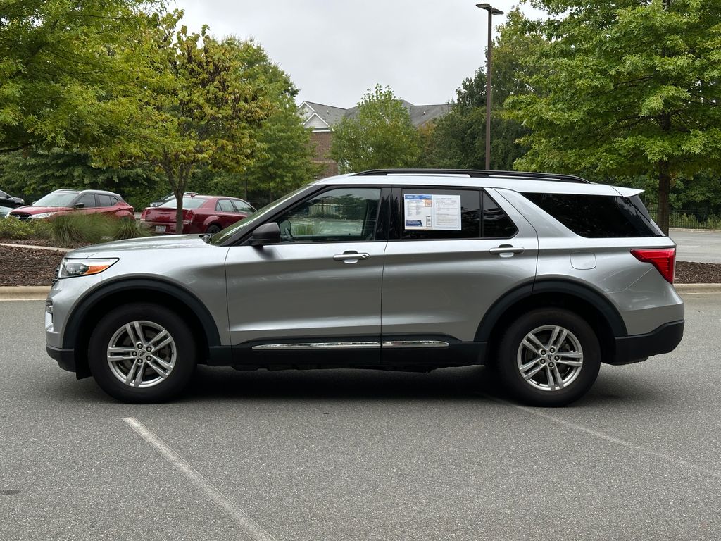 2024 Ford Explorer XLT photo 3