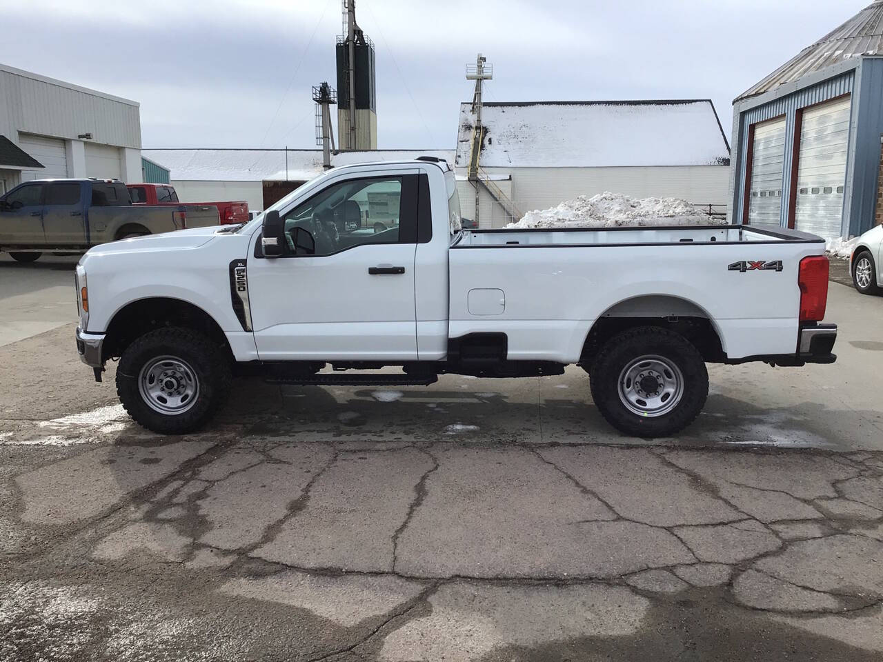 2025 Ford F-250 XL photo 6