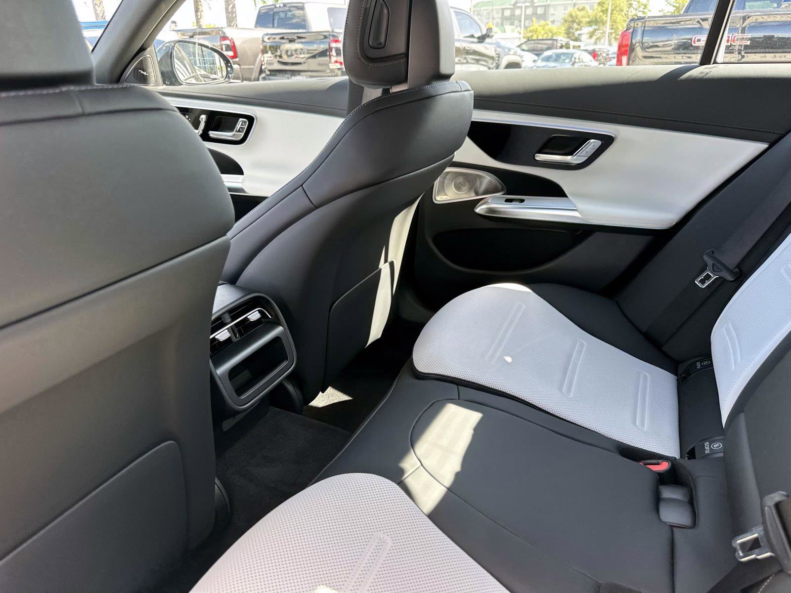 2026 Mercedes Benz E AMG 53 4MATIC photo 14