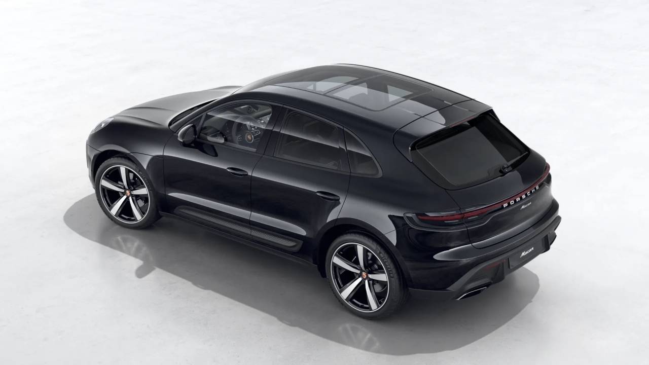 2026 Porsche Macan T photo 2