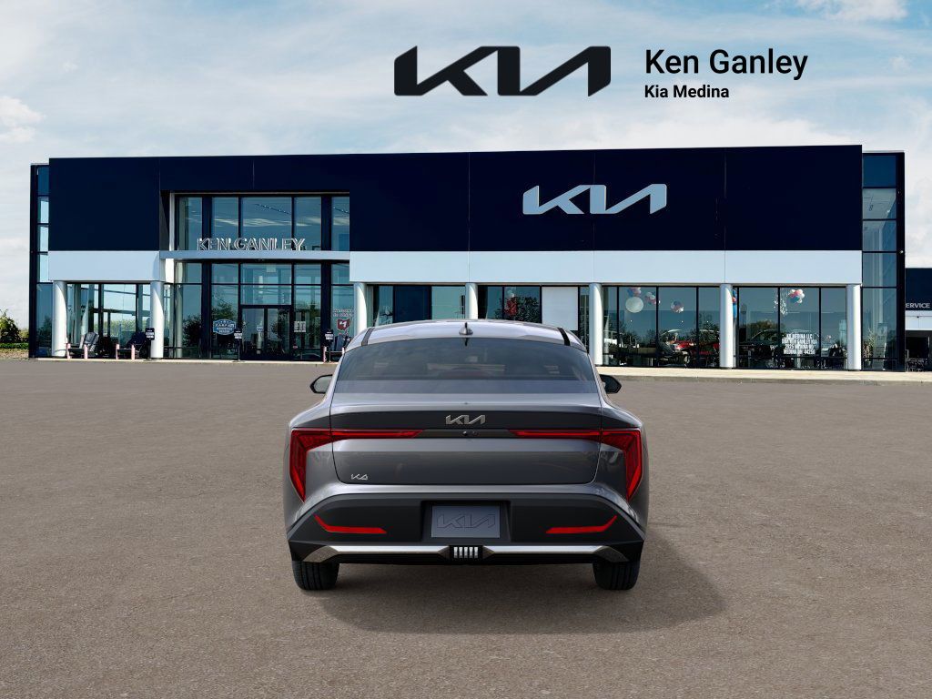 2025 Kia K4 LXS photo 3