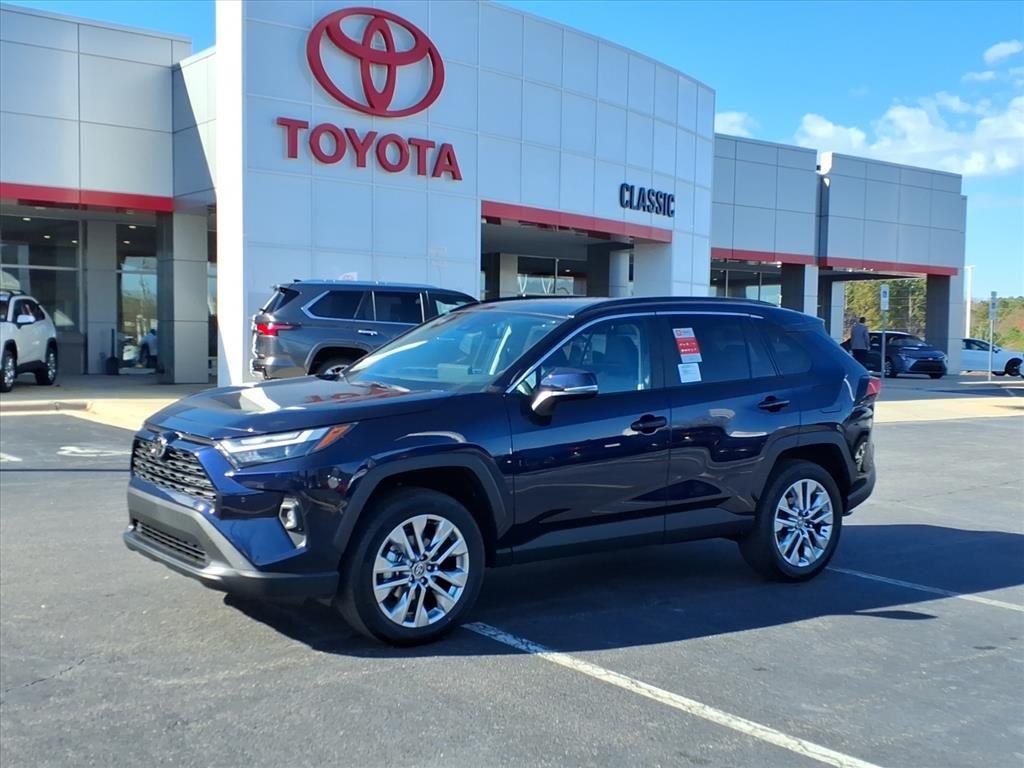 2025 Toyota RAV4 XLE Premium's photo