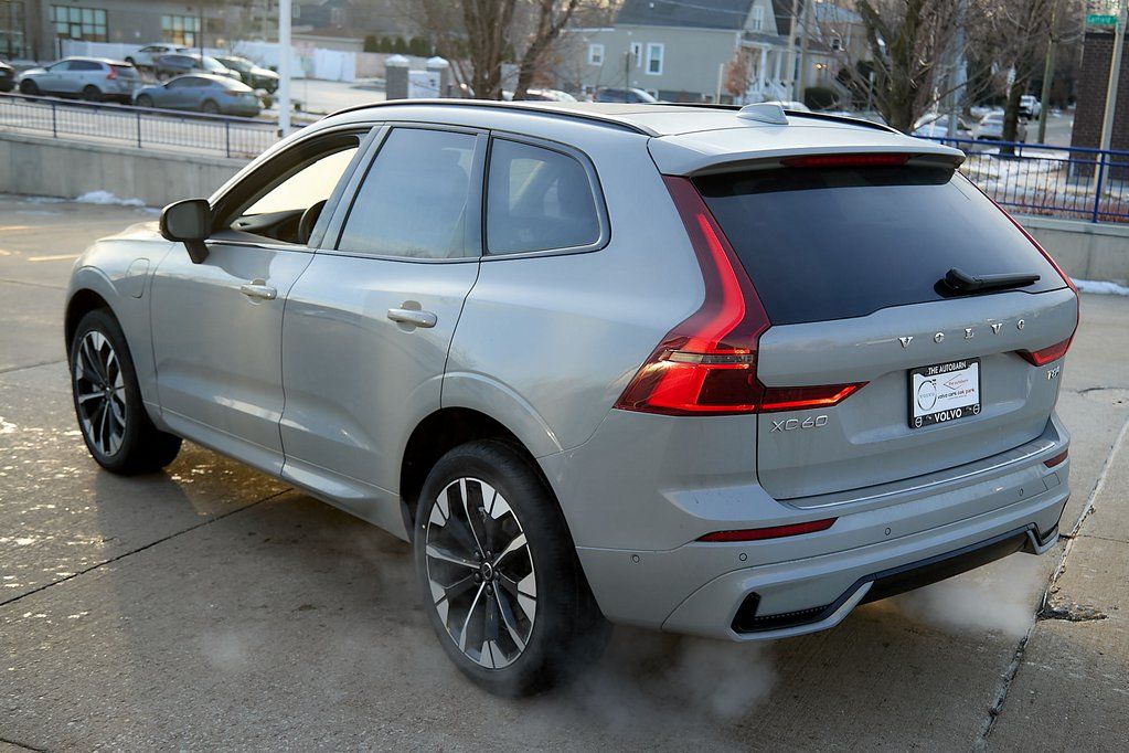 2026 VOLVO XC60 - Image 6