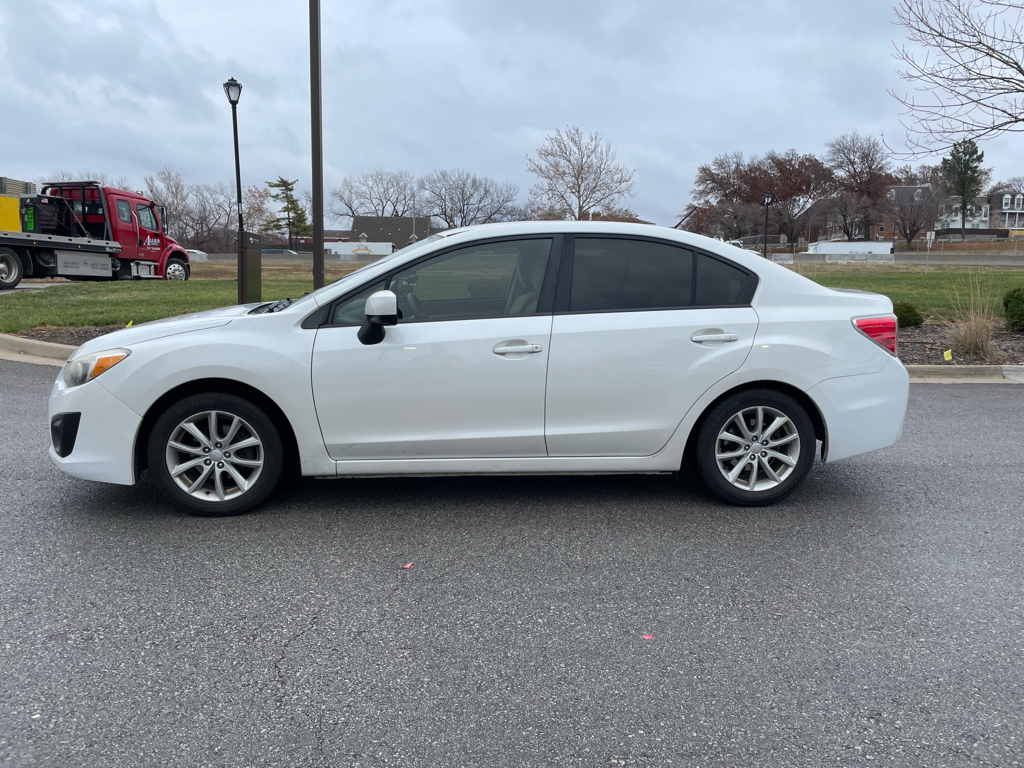 2013 Subaru Impreza Premium photo 2