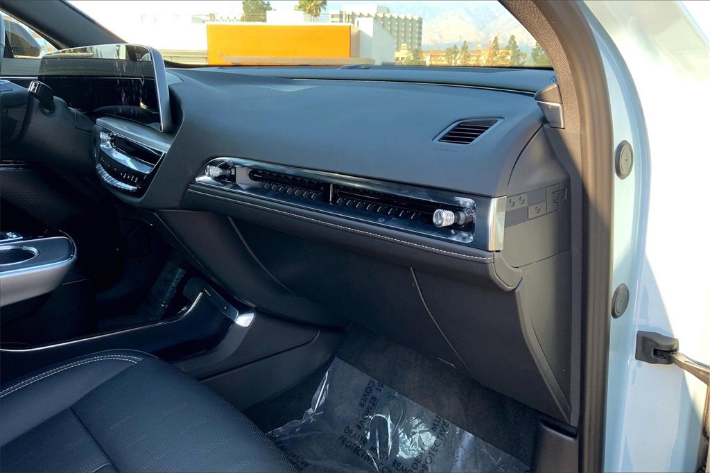2025 Cadillac Lyriq Sport photo 28