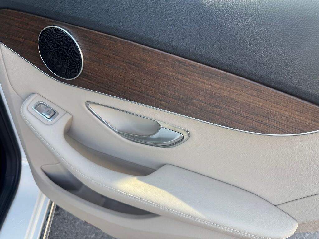 2020 Mercedes Benz C 300 4MATIC Sedan photo 19