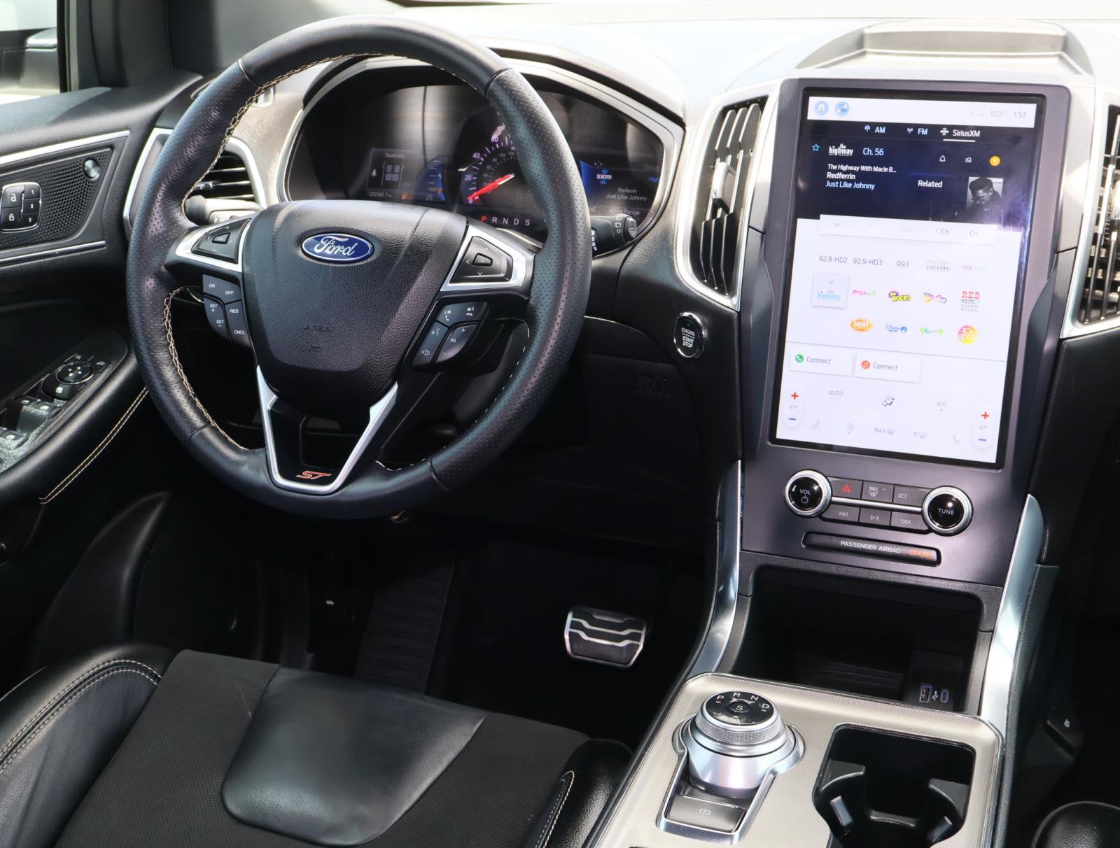 2022 Ford Edge ST photo 8