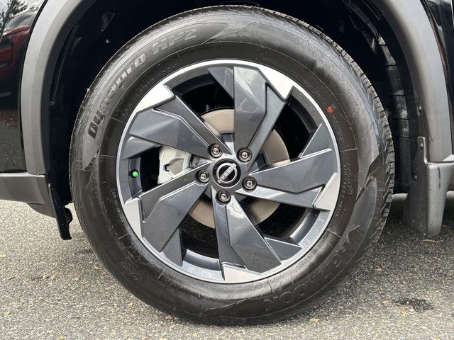 2026 Nissan Rogue SV photo 4