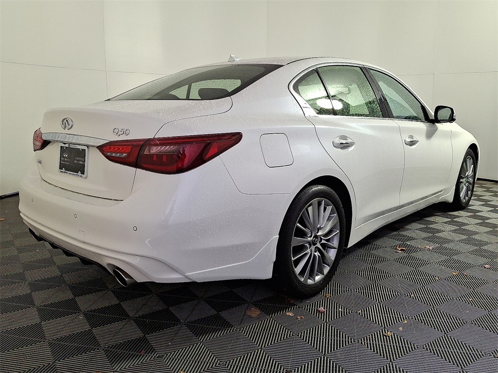 2024 Infiniti Q50 LUXE photo 3