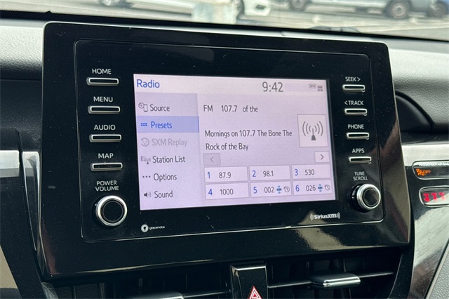2022 Toyota Camry Hybrid LE photo 19