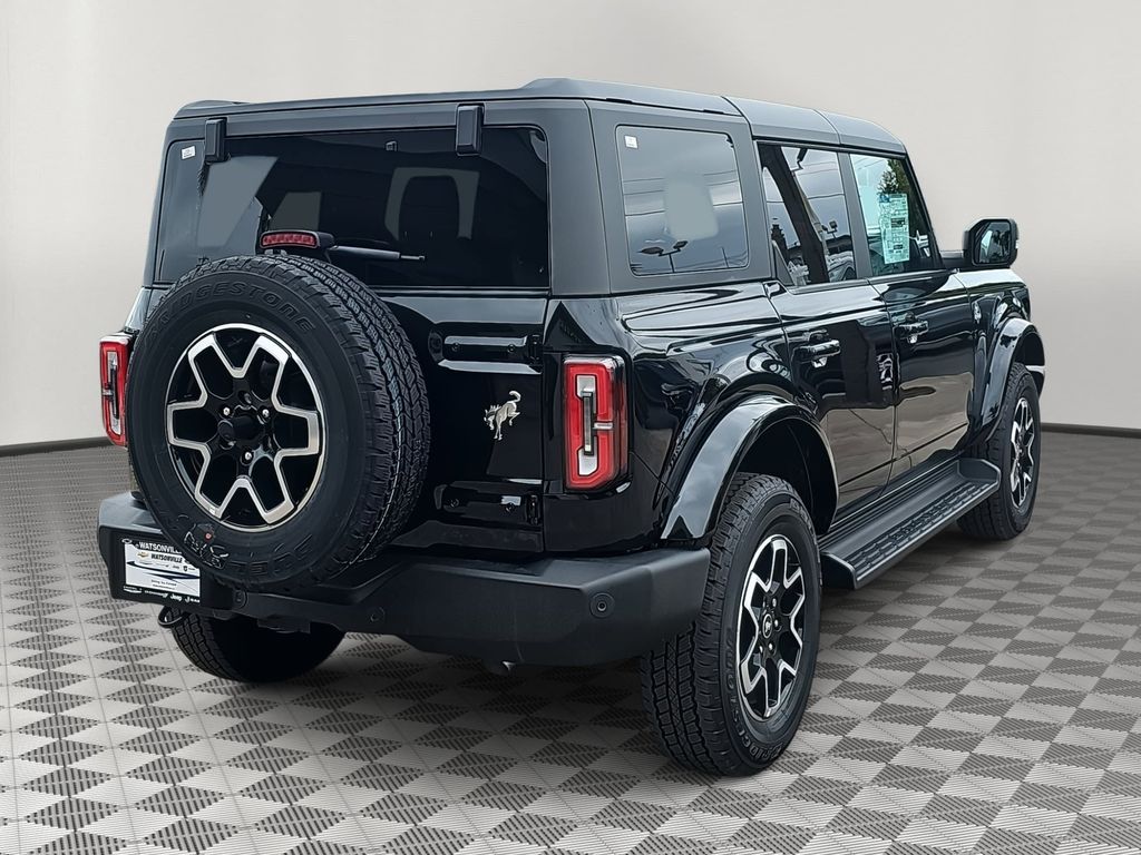 2025 Ford Bronco Outer Banks photo 3