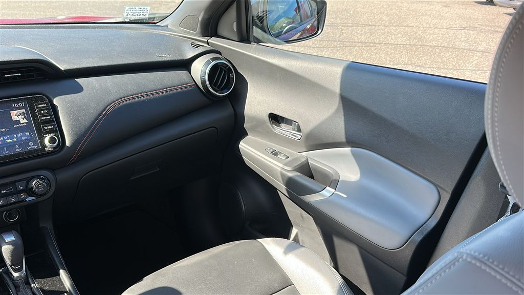 2022 Nissan Kicks SR photo 23