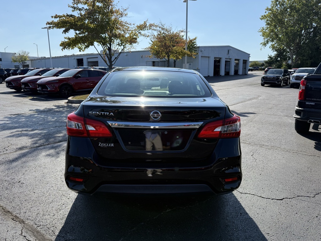 2016 Nissan Sentra S photo 26