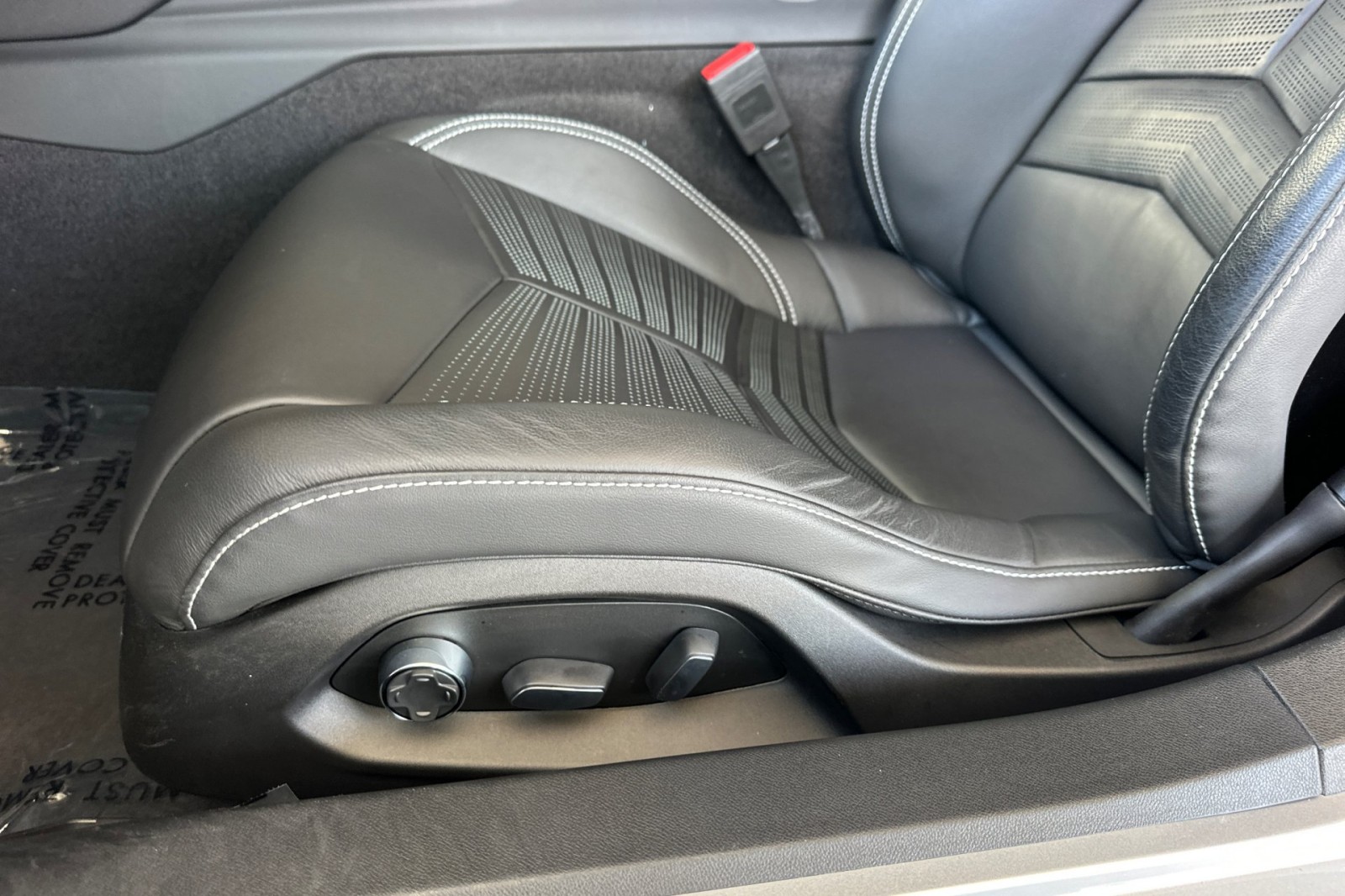 2020 Chevrolet Corvette 2LT Convertible photo 15