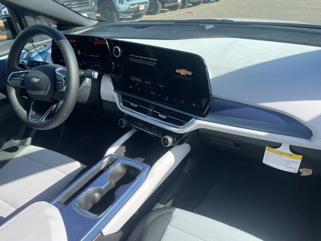 2026 Chevrolet Equinox EV 1LT photo 17