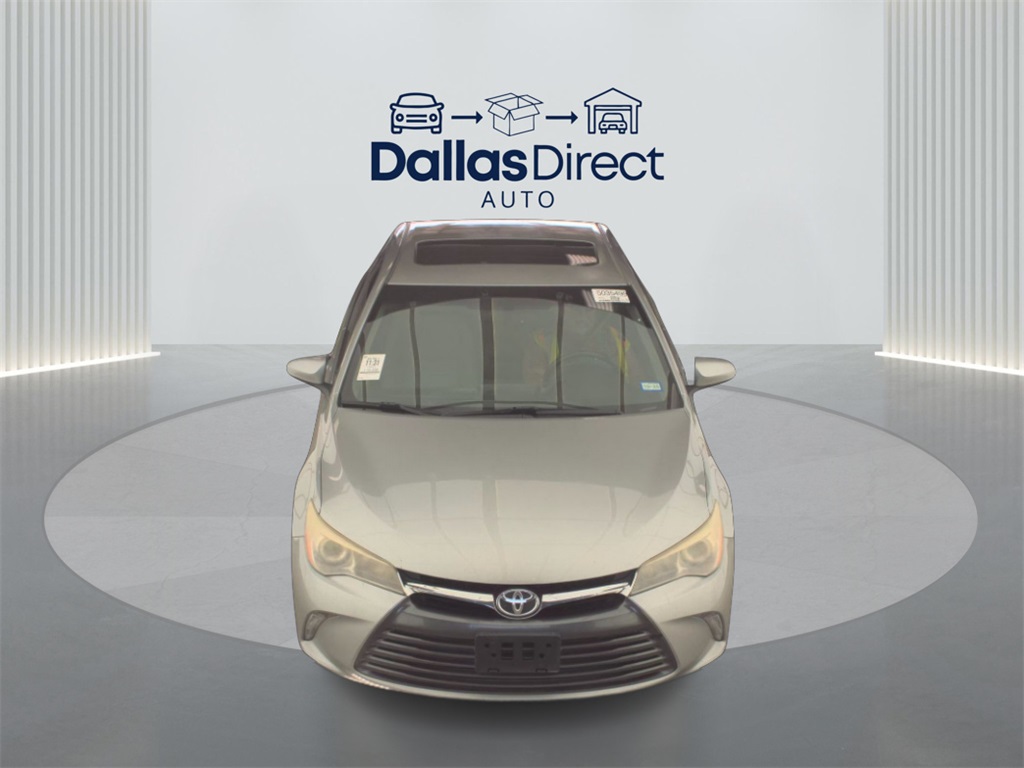 2017 Toyota Camry XLE photo 3