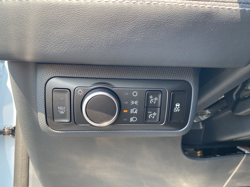 2025 Ford Mustang Mach-E Select photo 13