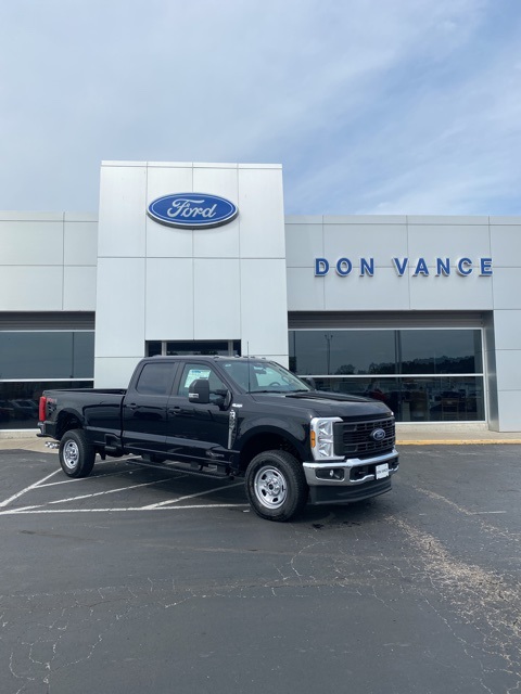 2026 Ford F-350 Super Duty XL's photo