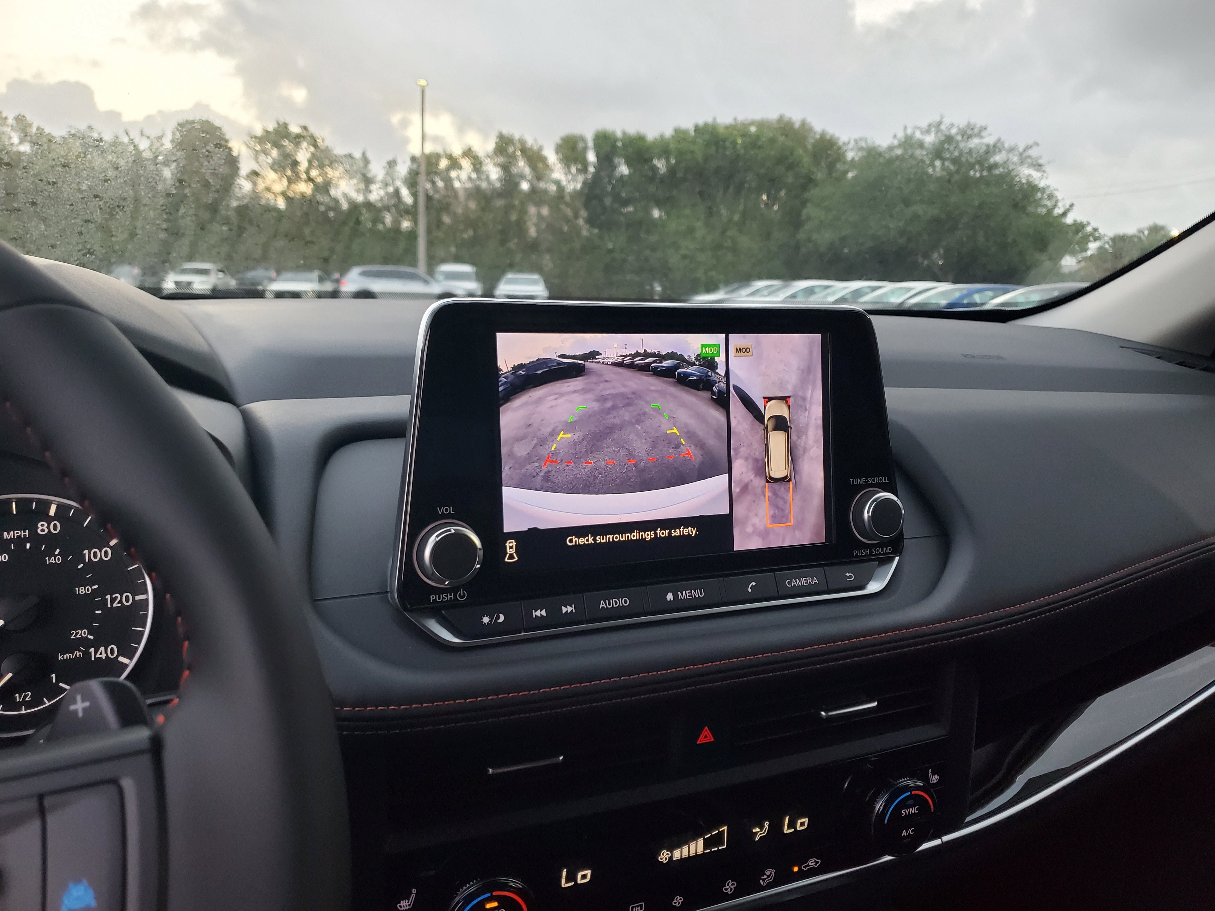 2025 Nissan Rogue SV photo 2