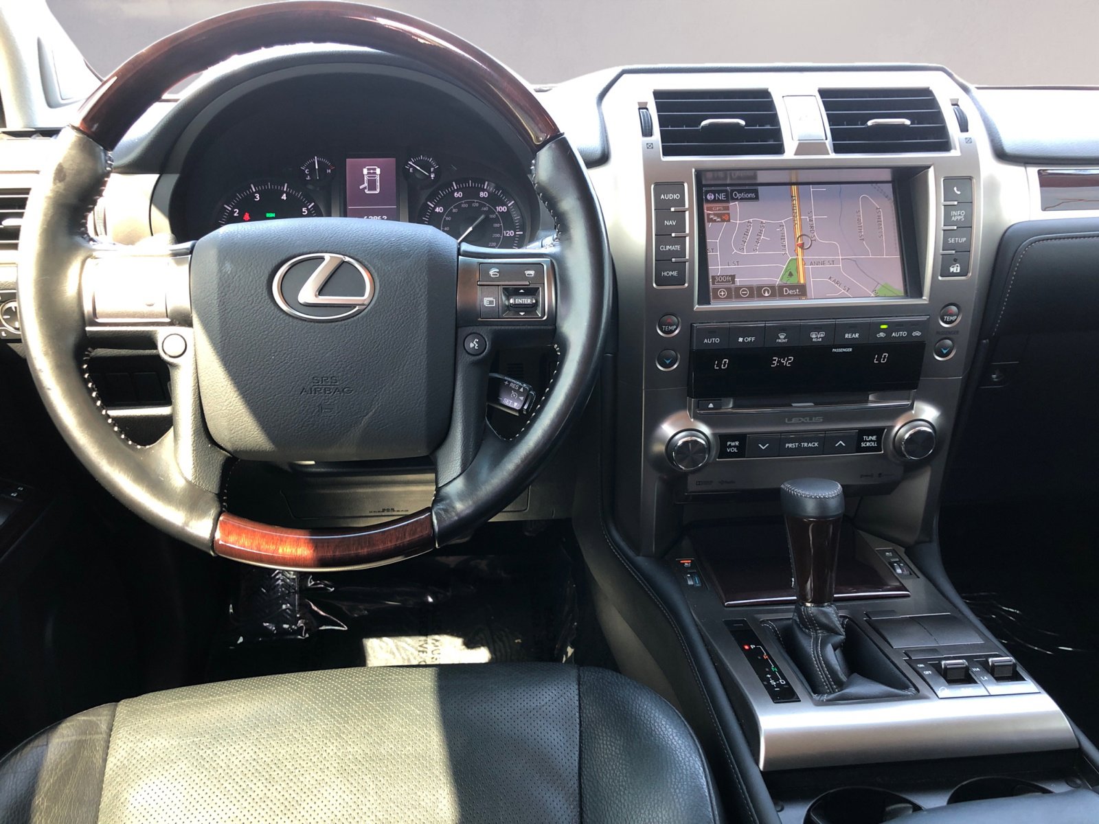 2017 Lexus GX 460 photo 9