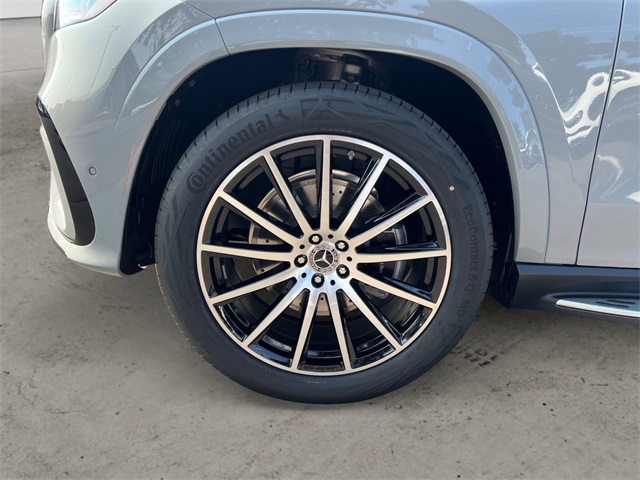 2025 Mercedes Benz GLS 580 4MATIC photo 14