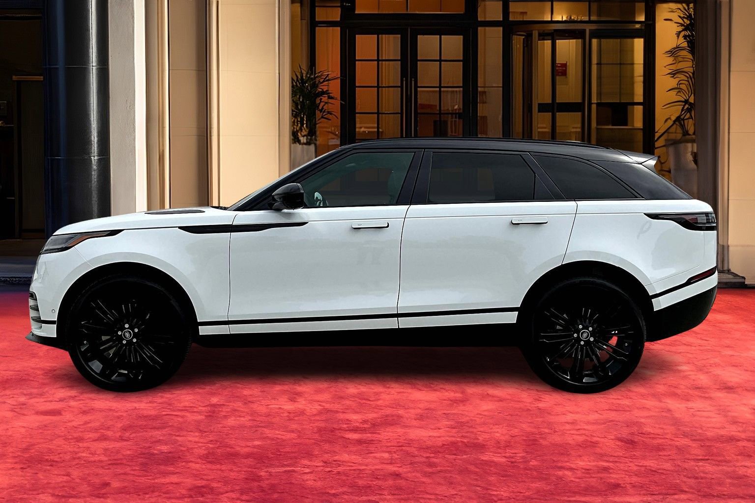 2026 Land Rover Range Rover Velar P250 Dynamic SE photo 2