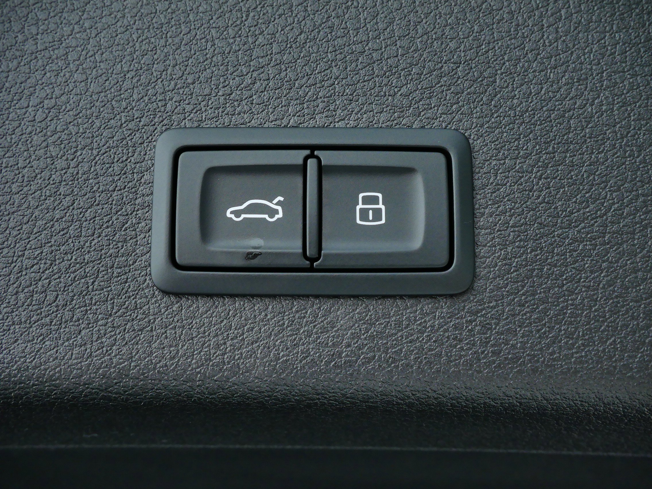 2024 Audi Q8 E-tron Premium Plus photo 2
