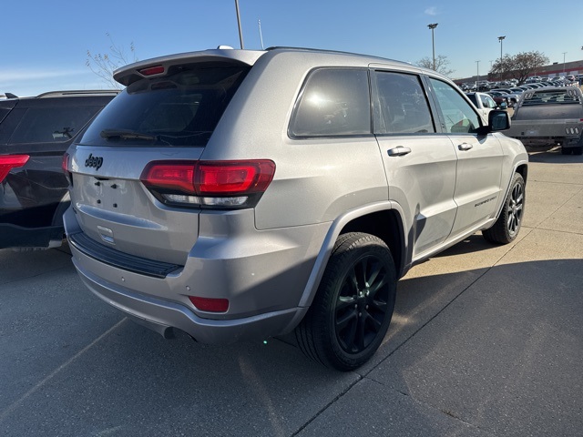 2018 Jeep Grand Cherokee Altitude photo 3