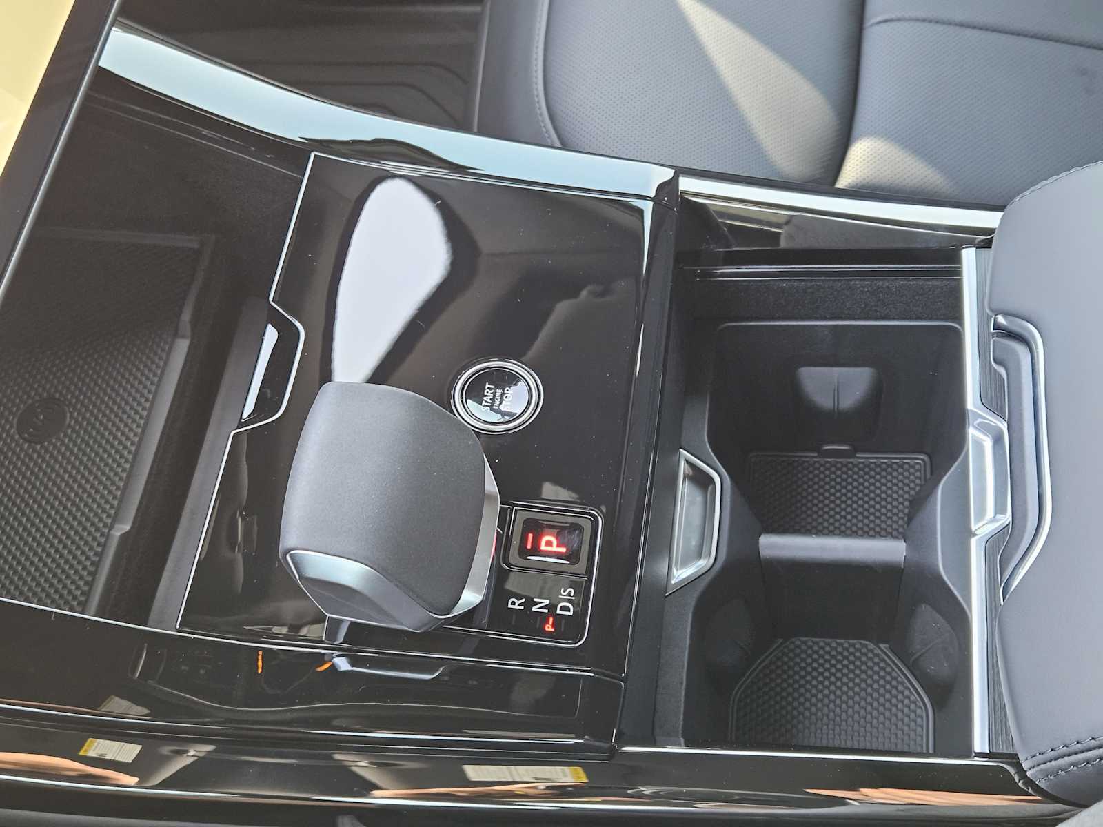 2025 Land Rover Range Rover Sport SE photo 18