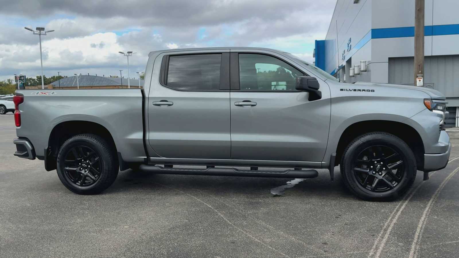 2023 Chevrolet Silverado 1500 RST photo 9