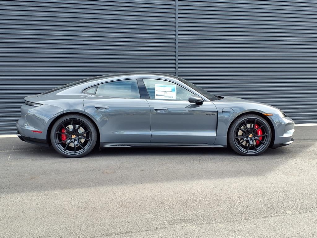 2026 Porsche Taycan GTS photo 26