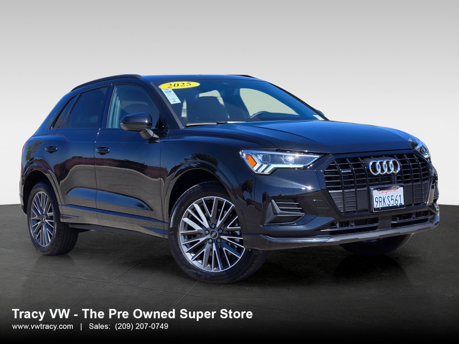 2025 Audi Q3 Premium's photo