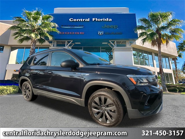 2024 Volkswagen Taos S's photo