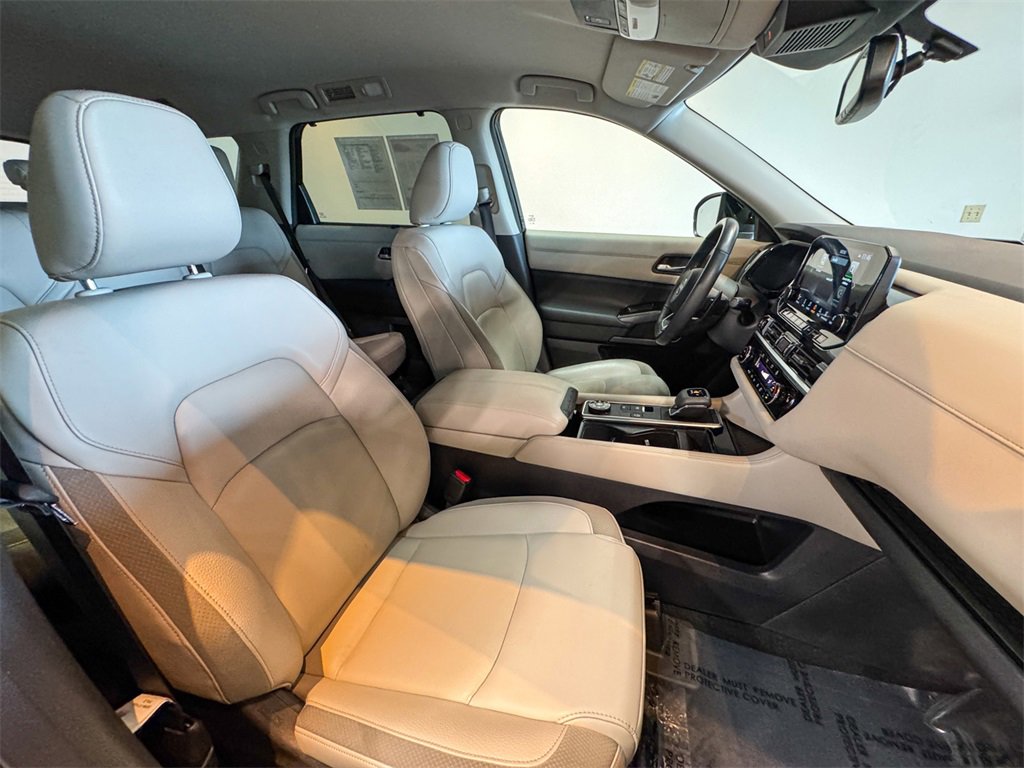 2022 Nissan Pathfinder SL photo 25