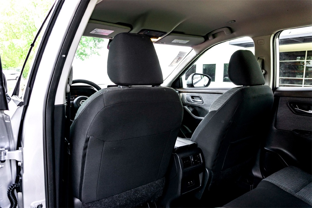2023 Nissan Rogue SV photo 26