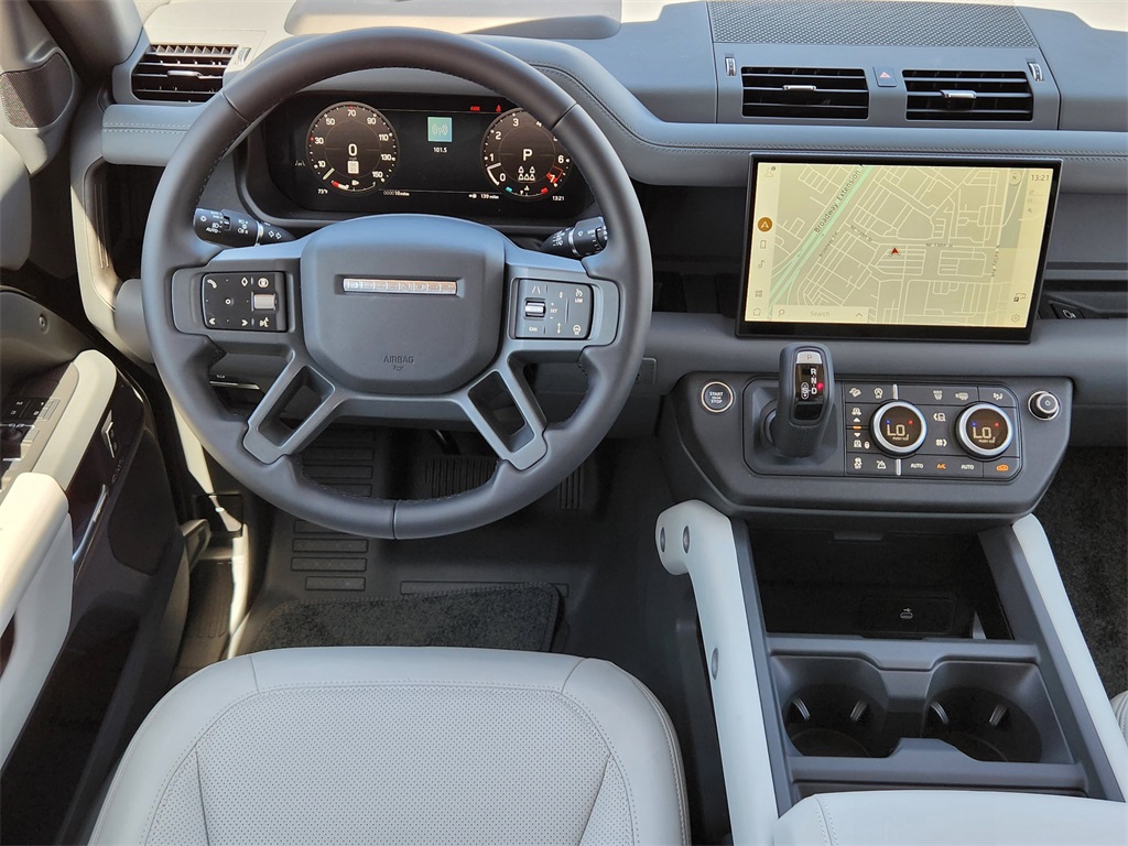 2025 Land Rover Defender 130 X-Dynamic SE photo 22