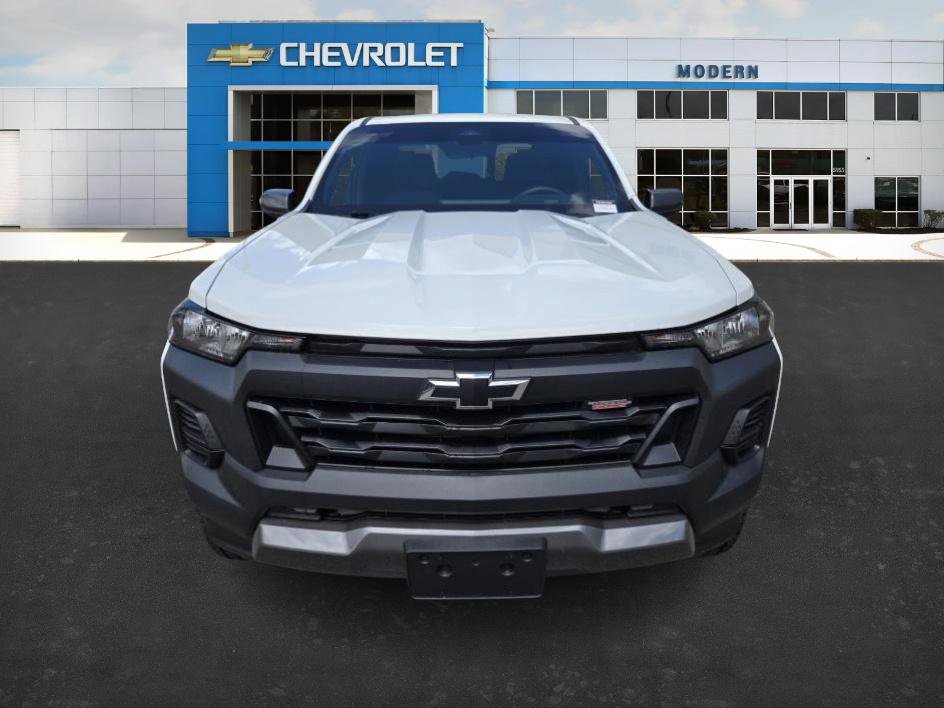 2025 Chevrolet Colorado Trail Boss photo 2