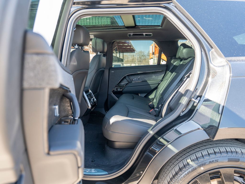 2025 Land Rover Range Rover Sport SE photo 21