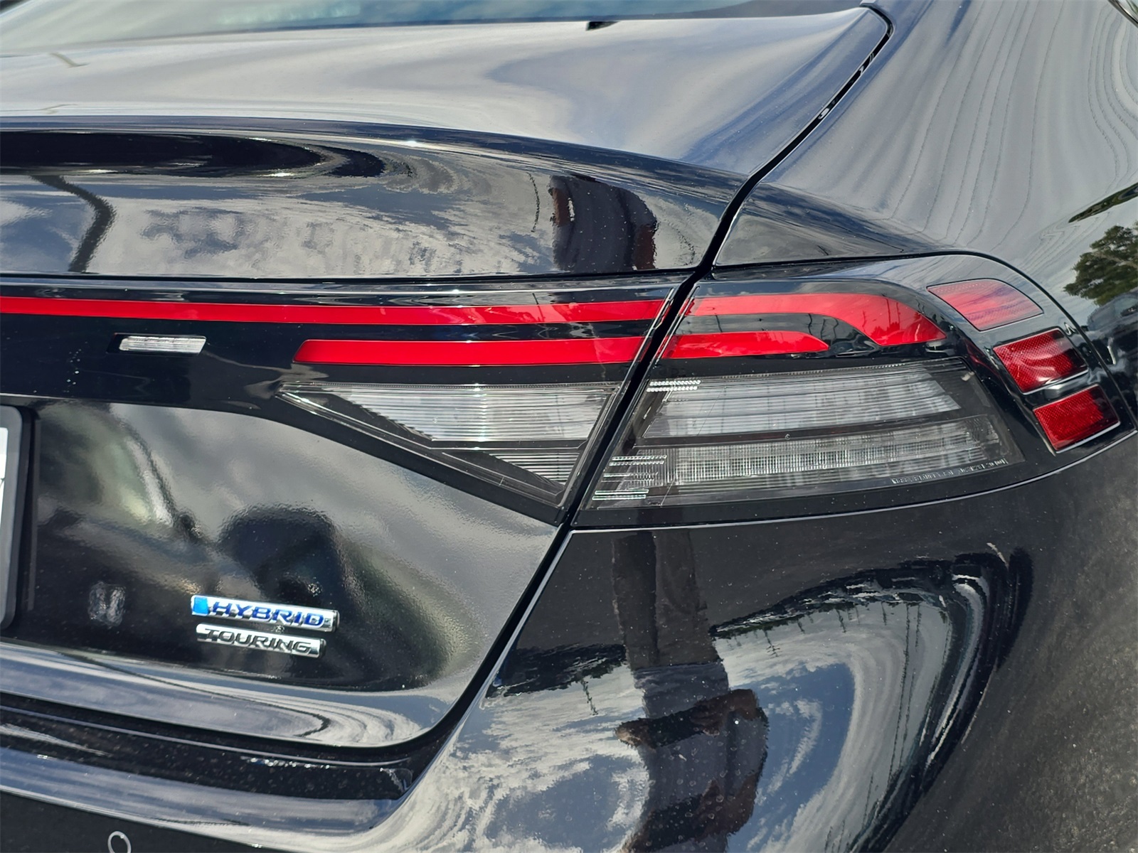 2025 Honda Accord Hybrid Touring photo 9