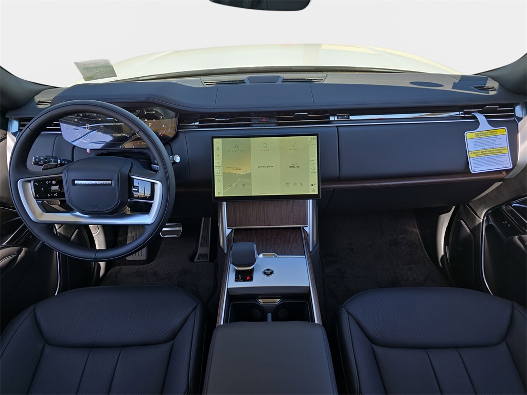 2025 Land Rover Range Rover SE photo 9
